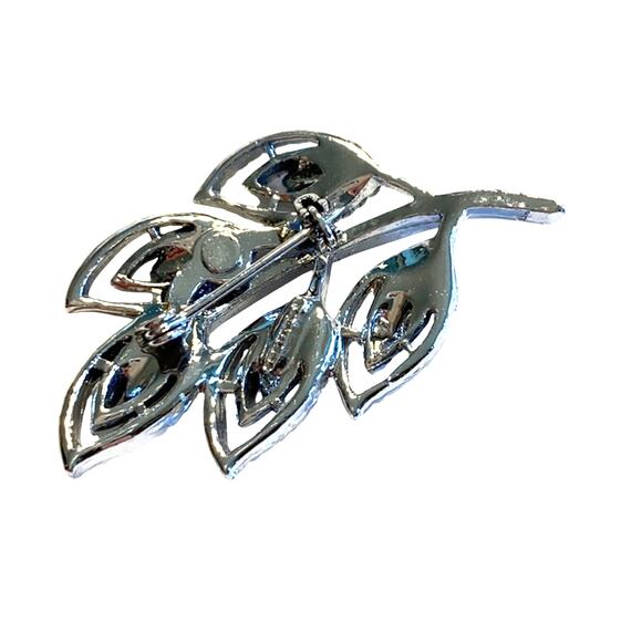 Vintage mid century silvertone brooch textured dimensional pin mod 60's jewelry - Picture 3 of 4